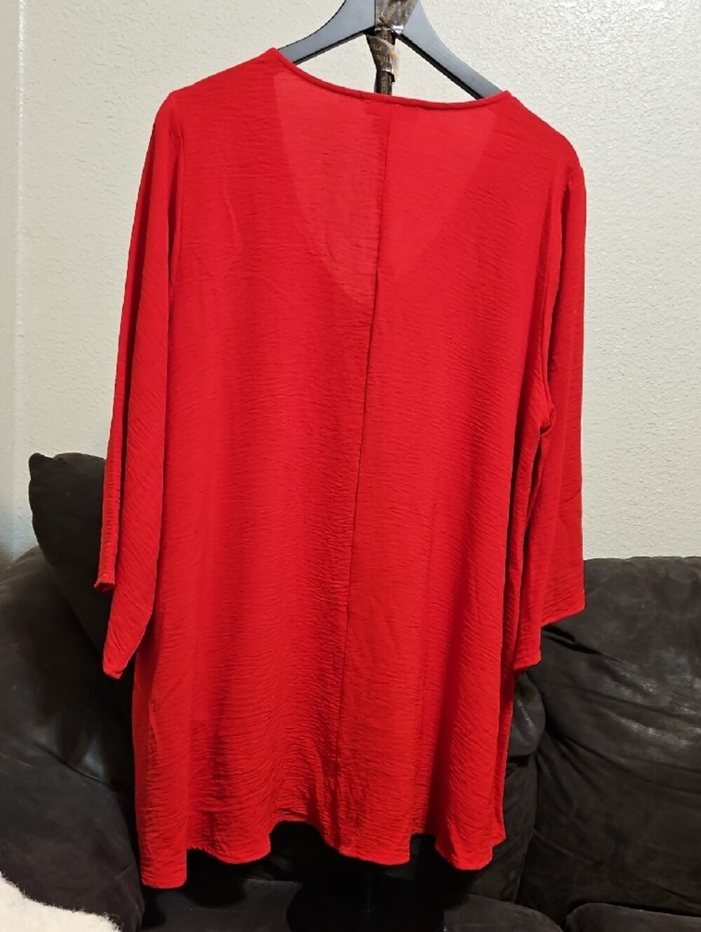 Elegant Red V-Neck Layered Tunic Top - Picture 4 of 6